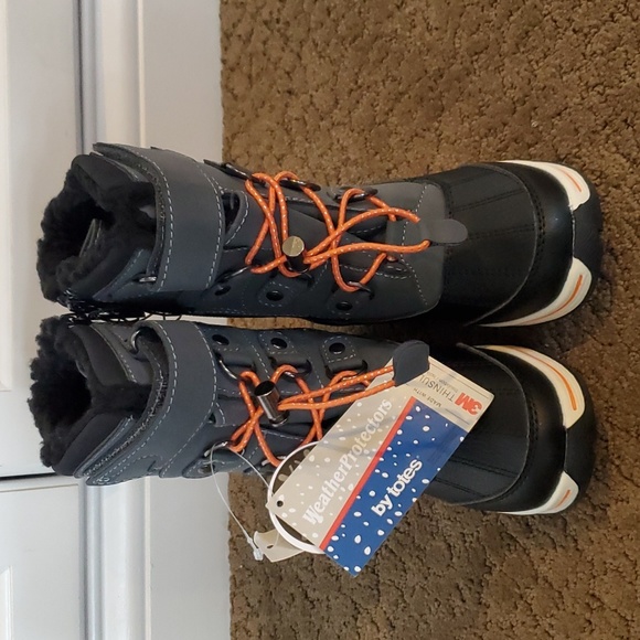 Girls Boys Totes Diamond Insulated Snow Winter Boots Size 1 2 4 NWT - Picture 2 of 5